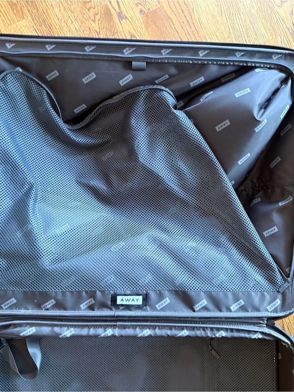 Away expandable large suitcase softside Navy Fabric 21”x26” travel vacation